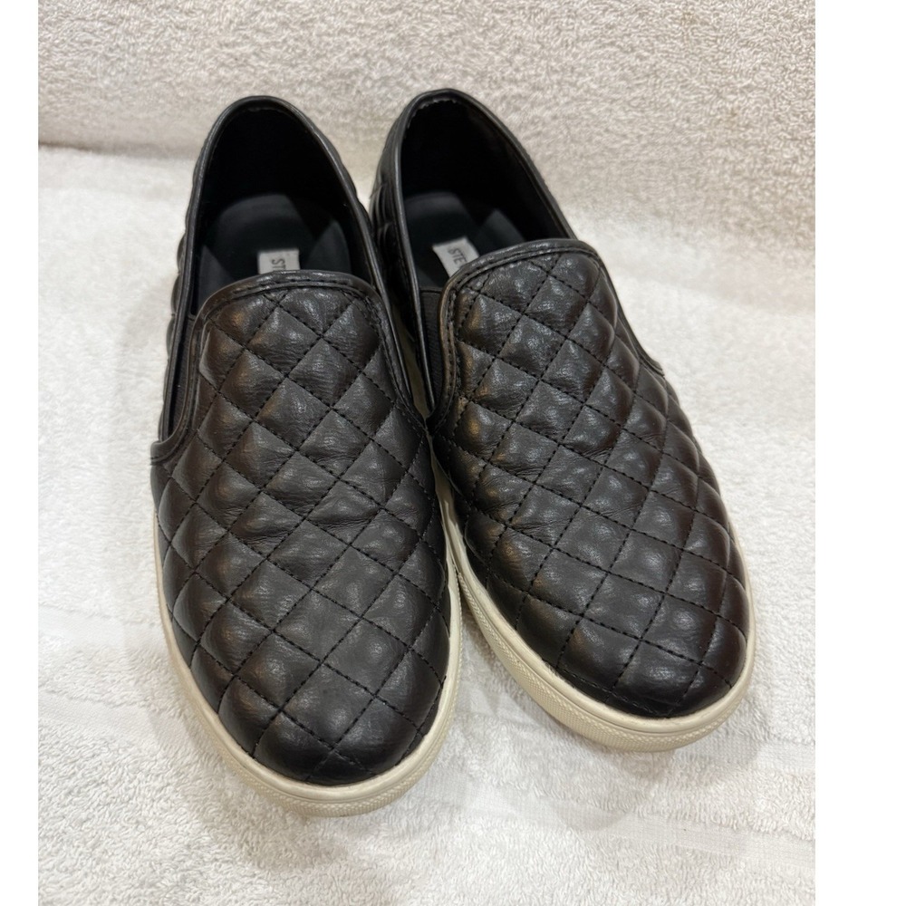 Steve Madden Black Quilted Slip-On Women's Flats, Round Toe, Size 9M